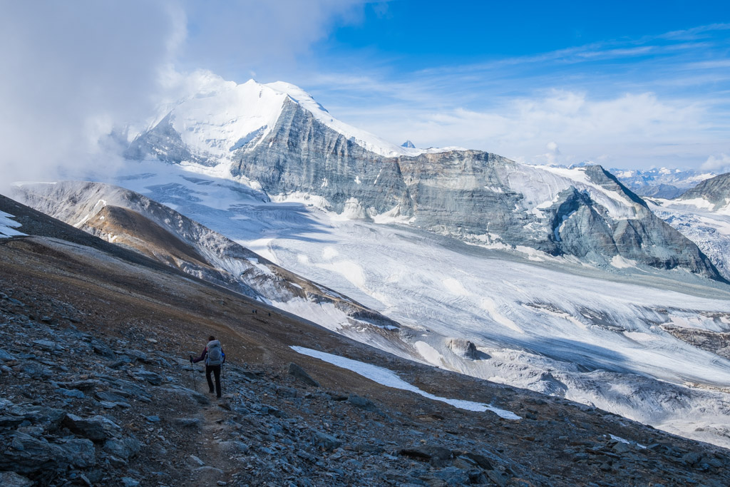 Face au Weisshorn en descendant du Barrhorn (Valais, Suisse)