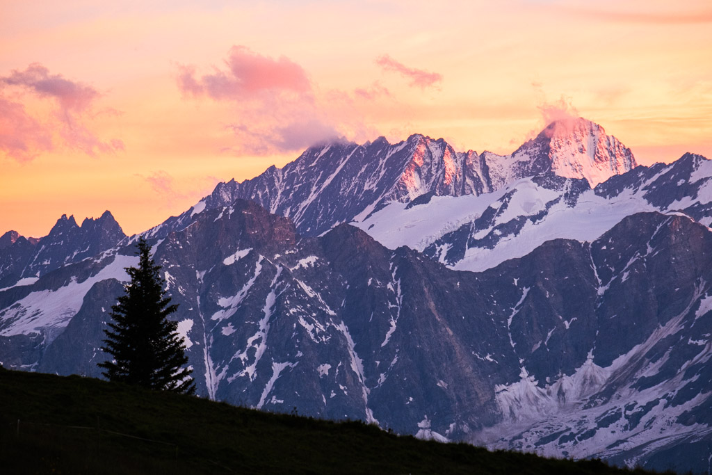Via Alpina - Coucher de soleil dans la région de l’Engstlenalp (Berne, Suisse)
